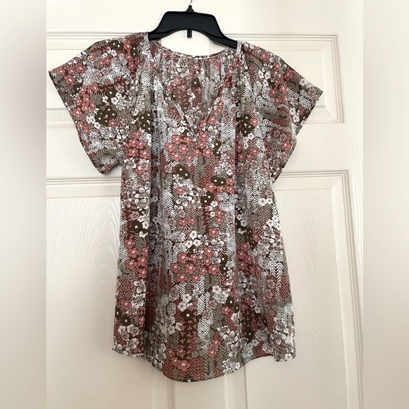 Floral V-Neck Women's Top - Picture 1 of 3